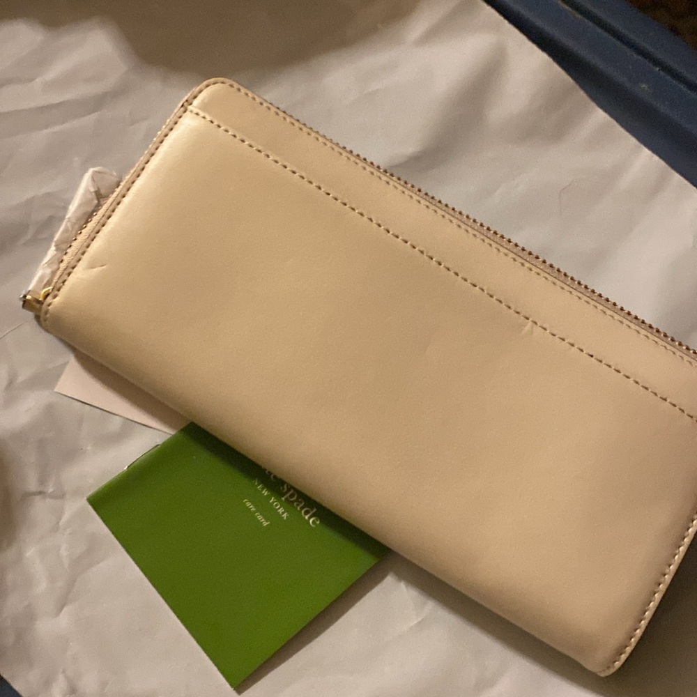 Light Tan or light beige Kate Spade Long wallet - brand new - Picture 4 of 6